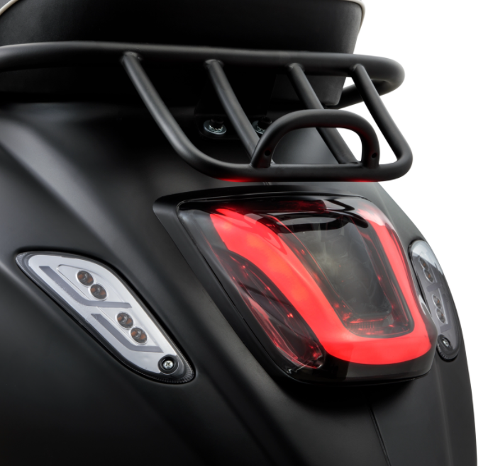 Bagagedrager/Socius Houder Zwart Mat voor Vespa Primavera/Sprint 50-150ccm 2T/4T AC