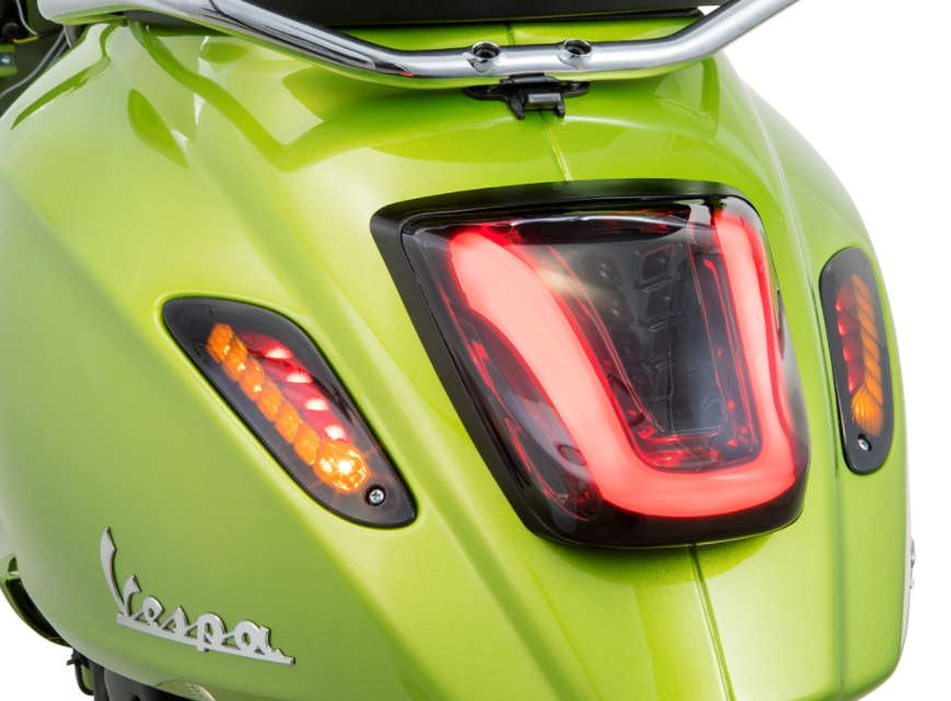 Achterlicht MK II getint voor Vespa Primavera/Sprint 50-150ccm, rand - mat zwart